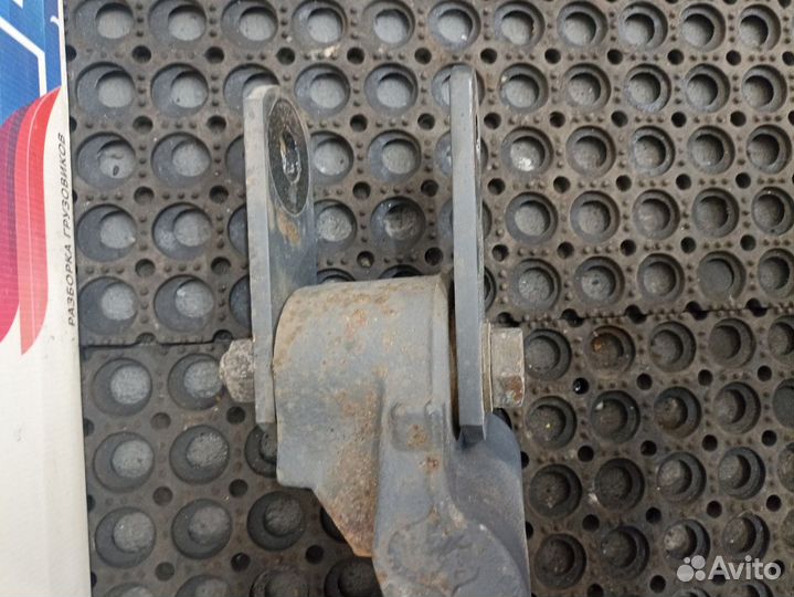 1682111 Кронштейн передней рессоры Daf CF