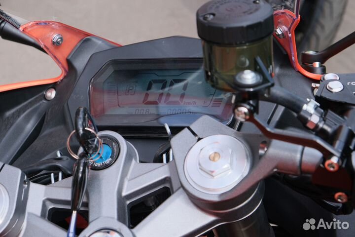 Электромотоцикл Yamaha R3