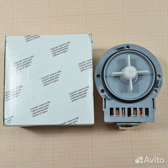 Помпа на 3 винтах, выводы назад вместе, Askoll