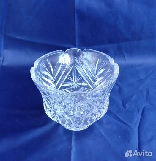 Салатницы хрустальные, разные