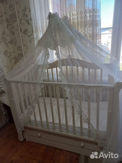 Детская кроватка