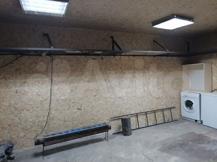 Гараж, > 30 м²