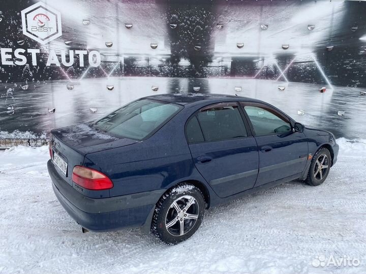 Toyota Avensis 2.0 AT, 2001, 279 000 км
