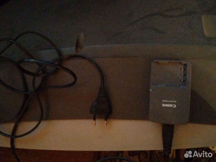 Зарядное устройство для фотоаппарата Canon новое