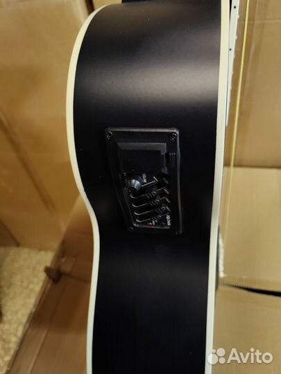 Электроакустическая гитара 4/4