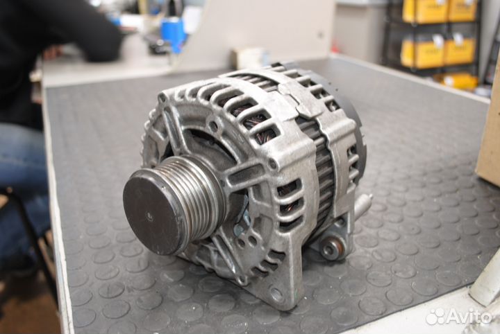 Генератор VW Crafter, Passat, Skoda Superb б/у