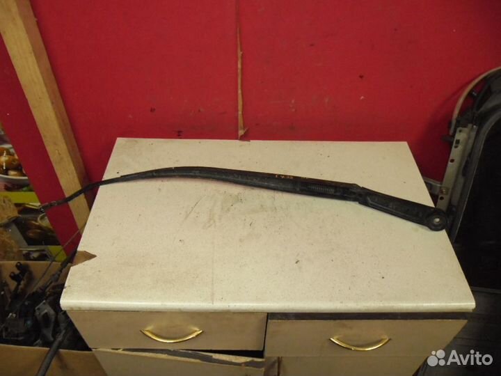 Поводок стеклоочистителя 983112E000 Hyundai ix35