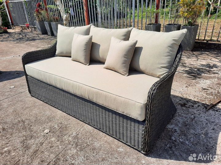 Диван садовый