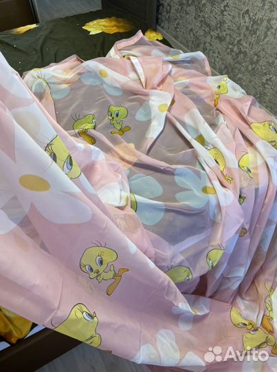 Продам комплект штор в детскую