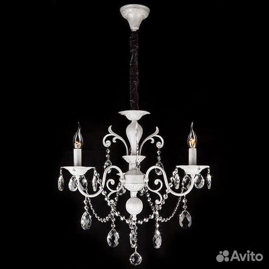 Люстра с хрустальными подвесками