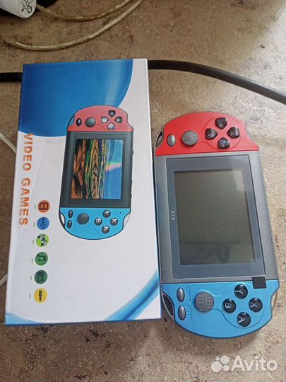 Игровая консоль