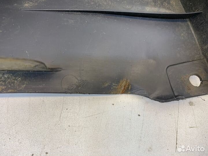 Пыльник бампера задний правый Toyota Land Cruiser