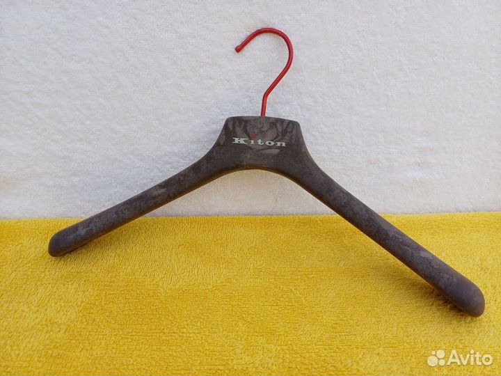 Kiton плечики оригинал
