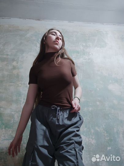 Футболка с высоким горлом