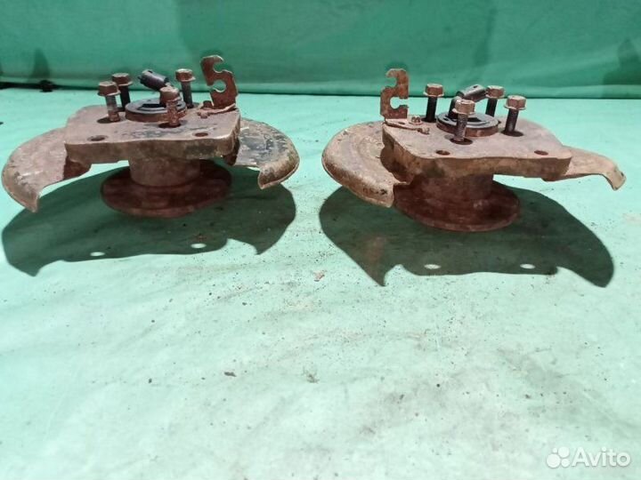 Кулак Opel Astra H