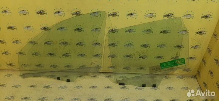 Стекло двери Renault Duster 1