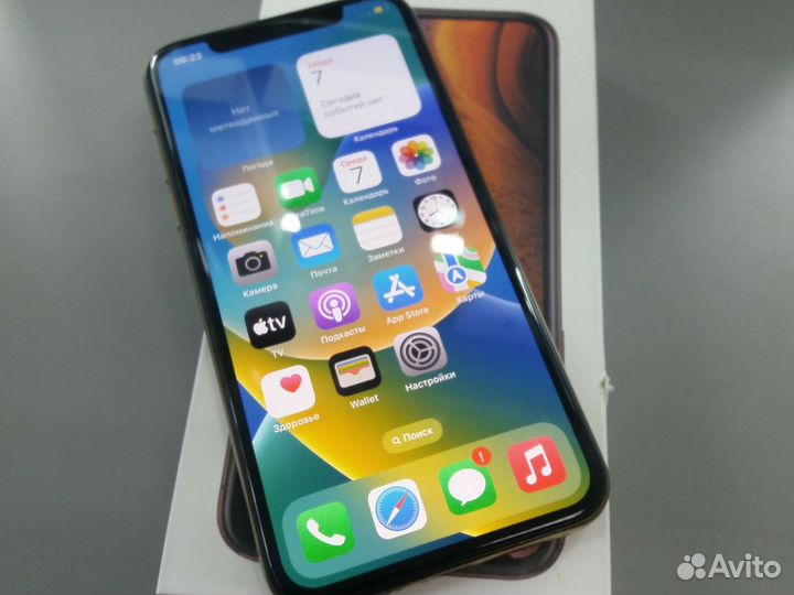 iPhone Xs, 64 ГБ