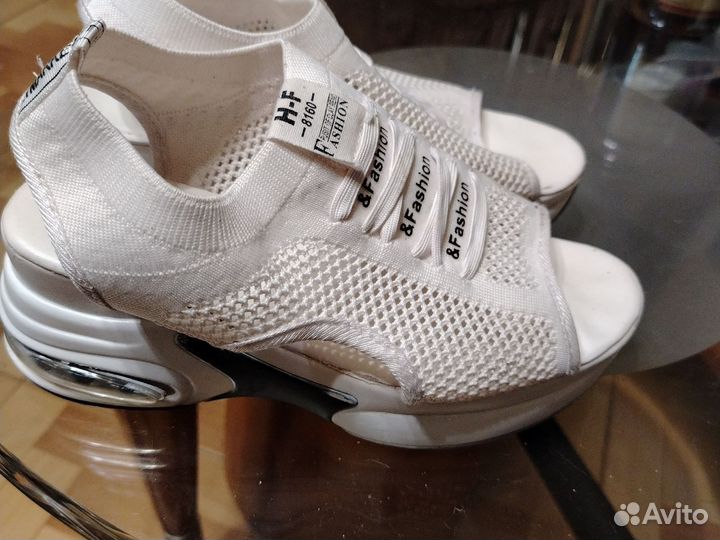 Босоножки женские 39 размер