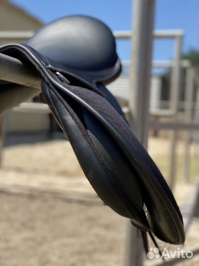 Седло для лошади