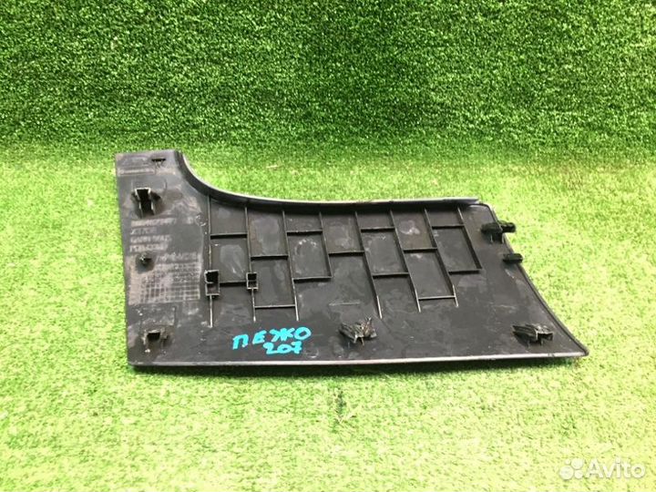 Накладка декоративная левая Peugeot 207 2006-2009