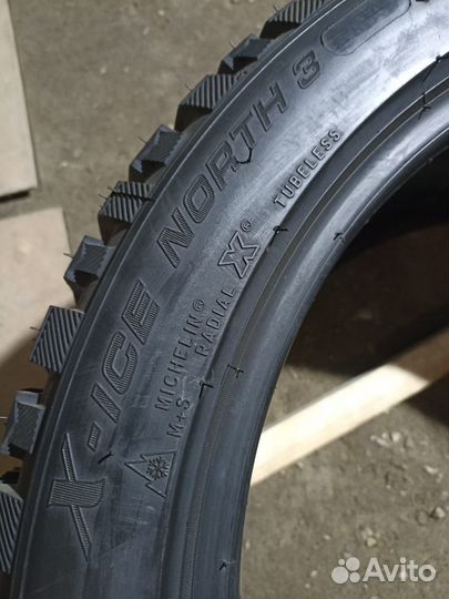 Michelin X-Ice North 3 255/40 R19