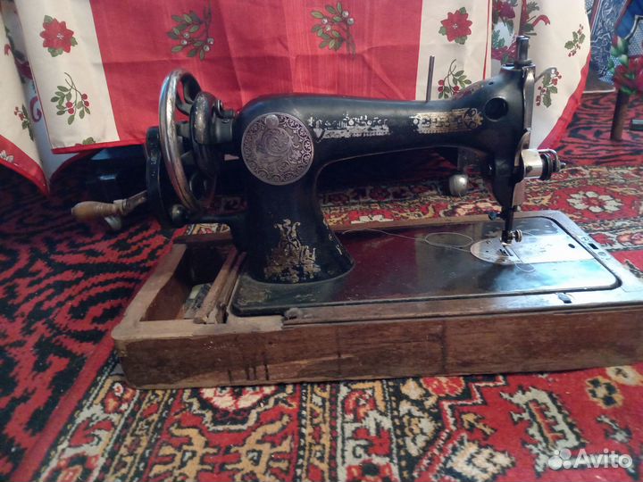 Швейная машинка зингер