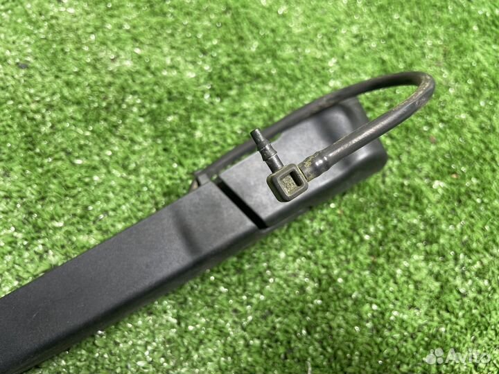 Задний стеклоочиститель в сборе Cadillac Escalade