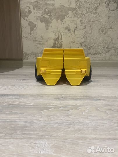 Робот трансформер бамблби