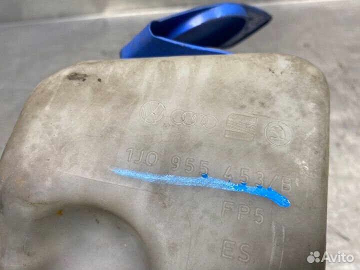 Бачок омывателя лобового стекла Volkswagen Bora