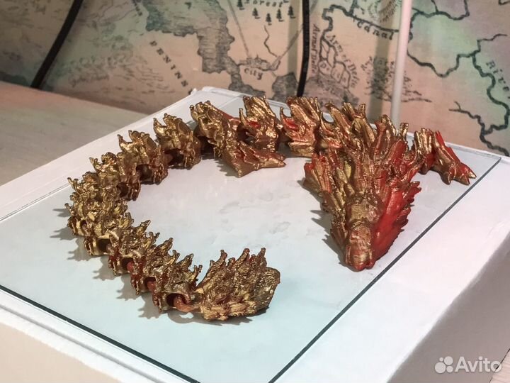 Красно-золотой дракон