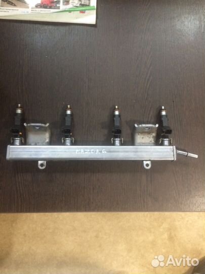 Топливная рампа Mazda 6 2005г.в. 2.0