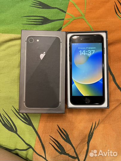 iPhone 8, 64 ГБ