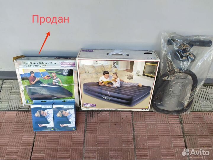Надувной матрас (кровать) intex