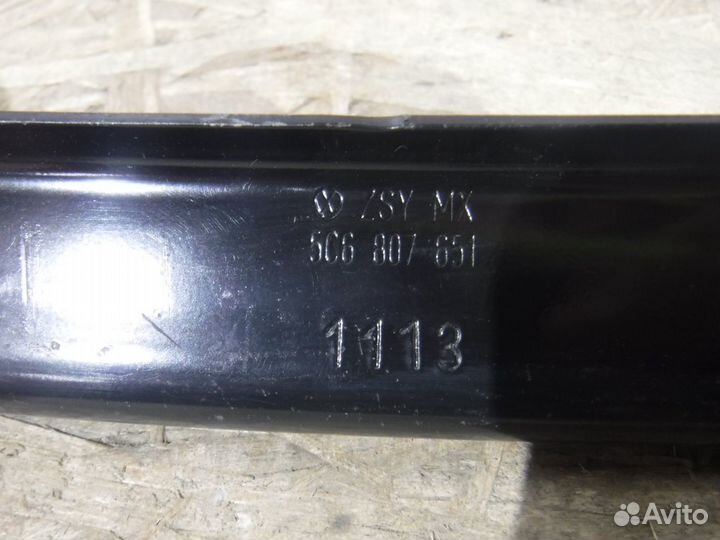 Усилитель переднего бампера нижний VW Jetta