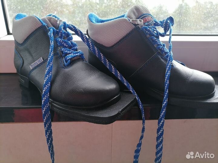 Ботинки лыжные детские 32 размер