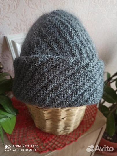 Шапка женская ручной вязки