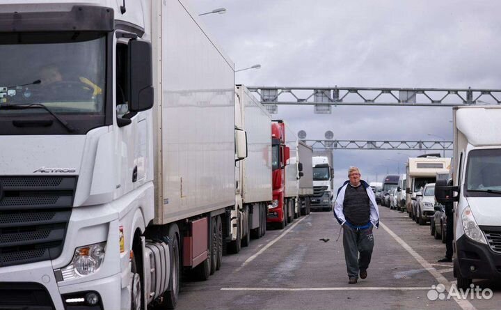 Пересечение границы. Ежедневно. Въезд и выезд