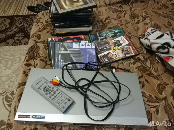 DVD проигрыватель Samsung с дисками (на дачу)