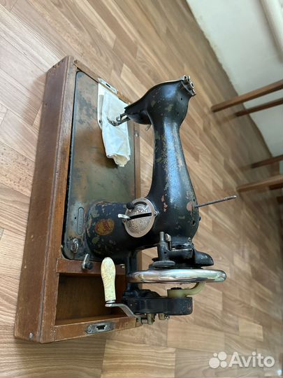 Швейная машинка ручная