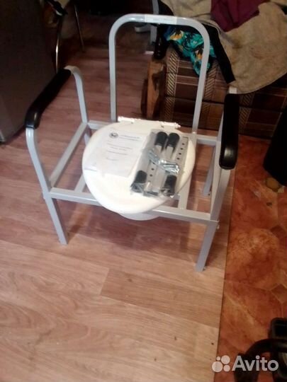 Санитарный стул новый