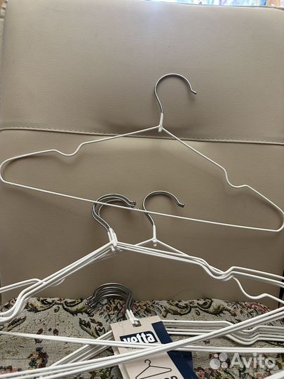 Вешалка.металл.Новые.с антискользящим покрытием