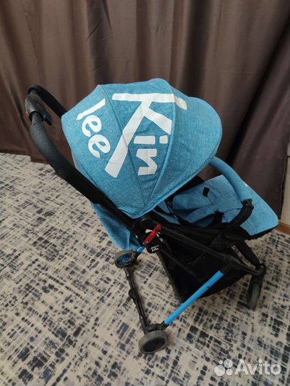 Прогулочная коляска трость