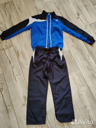 Спортивный костюм на мальчика 146