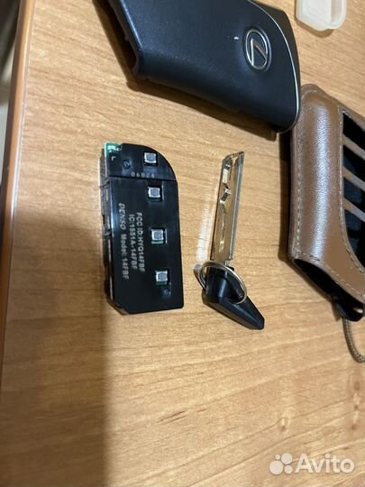 Оригинальный ключ для Lexus 14FBF