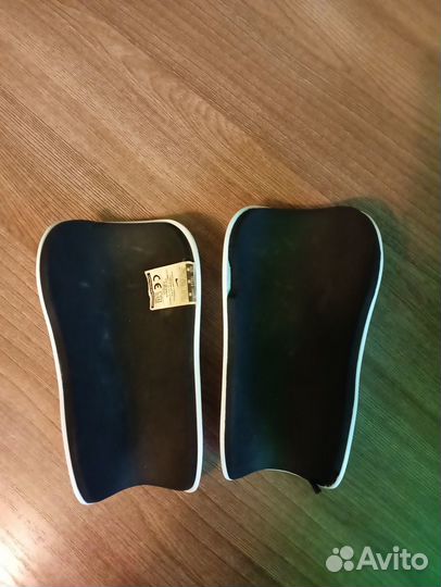 Щитки футбольные nike