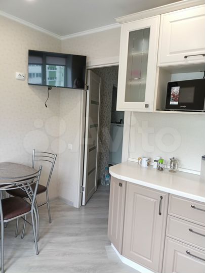 2-к. квартира, 56,3 м², 8/10 эт.