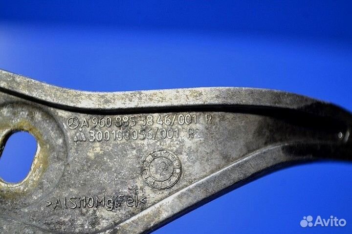 Кронштейн крепления фары, правой mercedes-benz Act