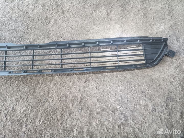 Решетка в бампер toyota RAV4 13-15 toyota 53112420