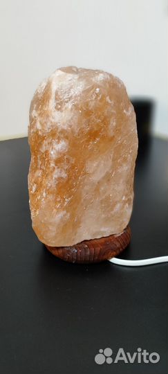 Солевая лампа из розово-красной соли бу