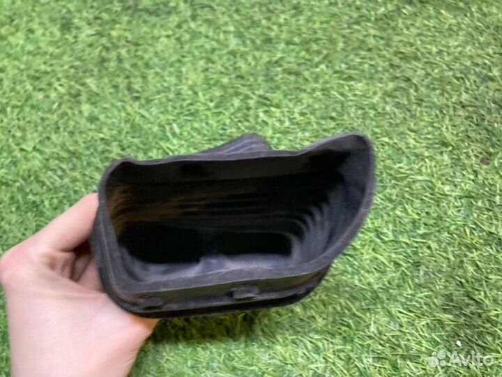 Патрубок воздушного фильтра Ford Focus 2